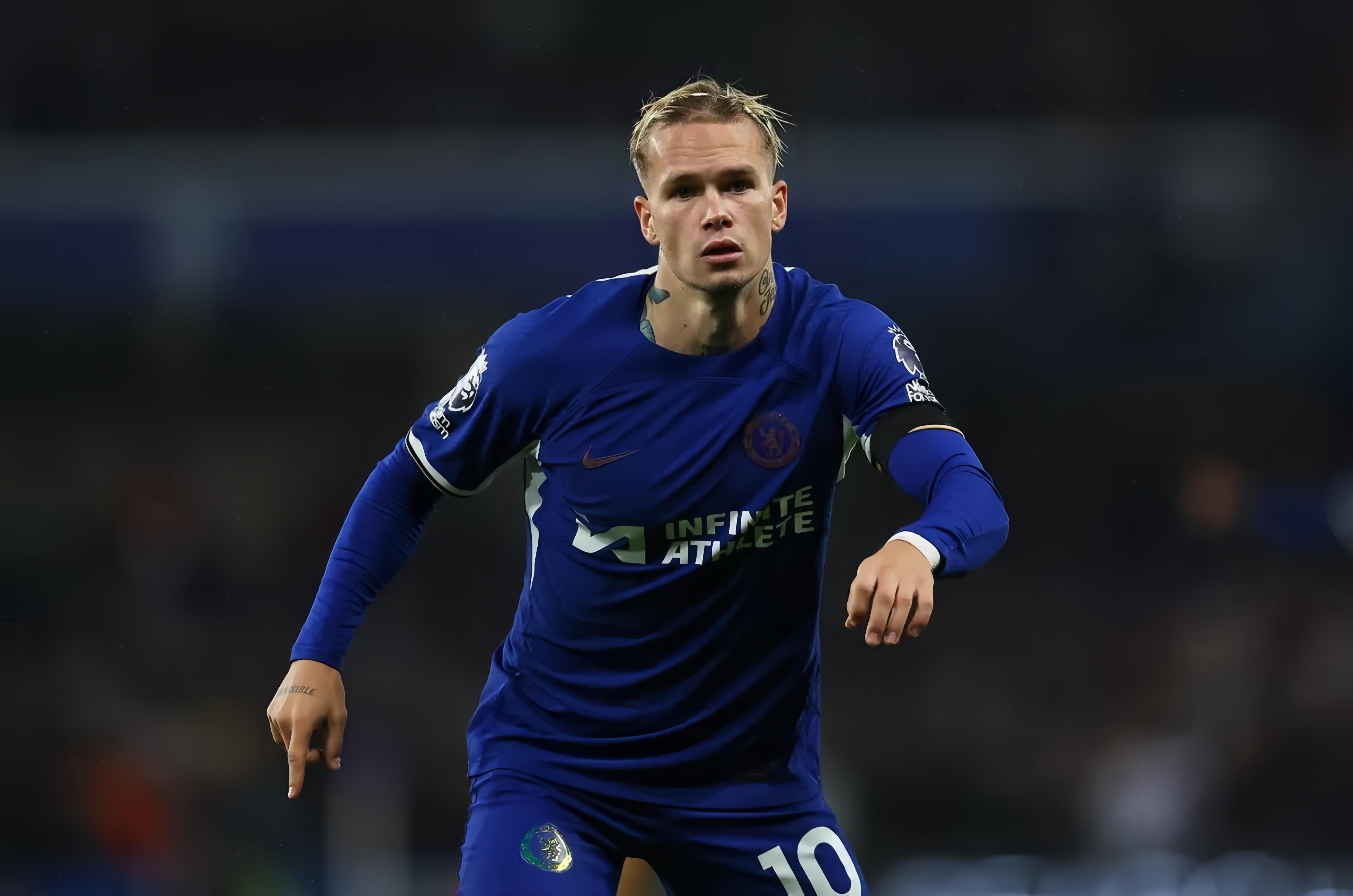 关于切尔西前锋独中两元，球队险胜保持不败纪录的信息