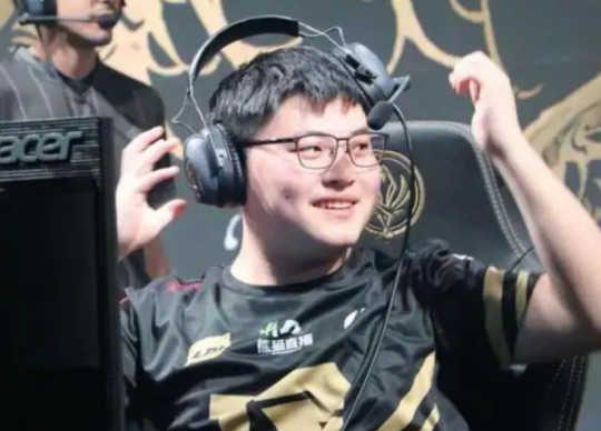 Uzi伤愈复出，失利首场表现抢眼，C9球迷欢呼！