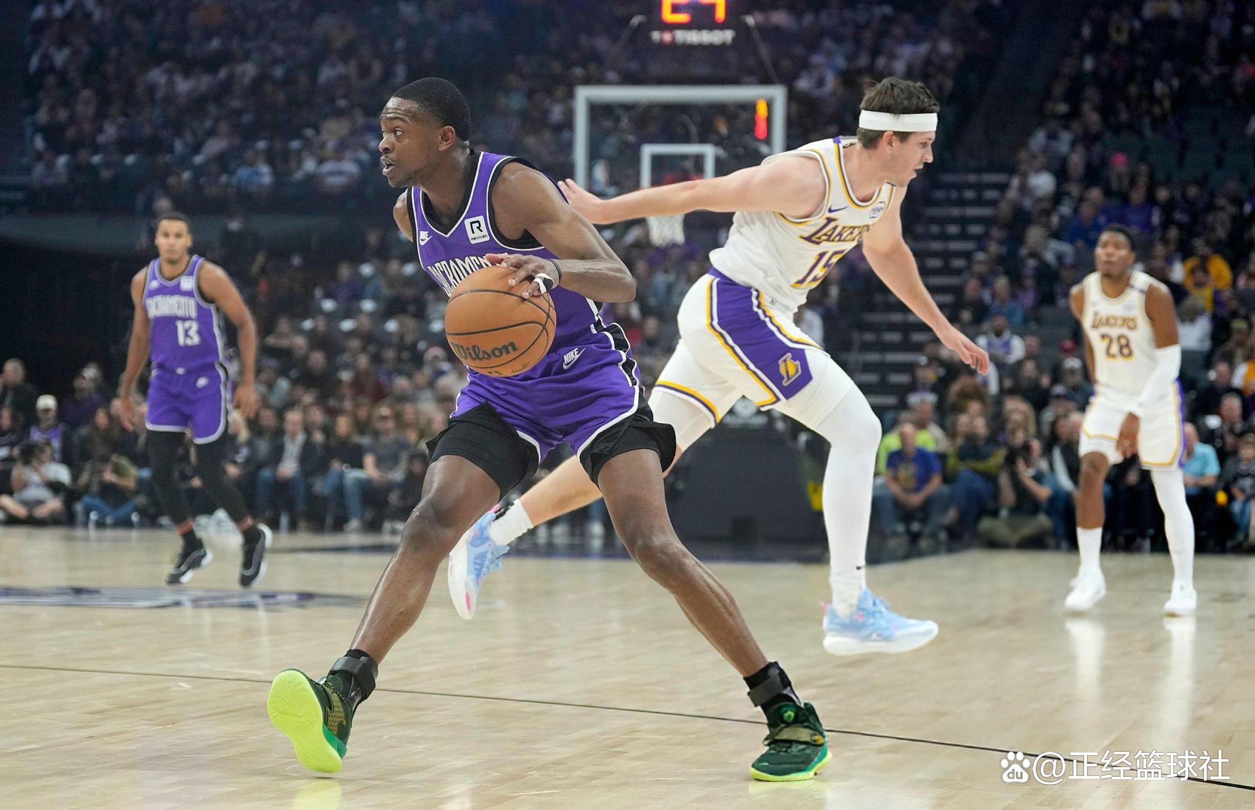 湖人终场绝投德约科维奇，观众欢呼！经典一战再现传奇
