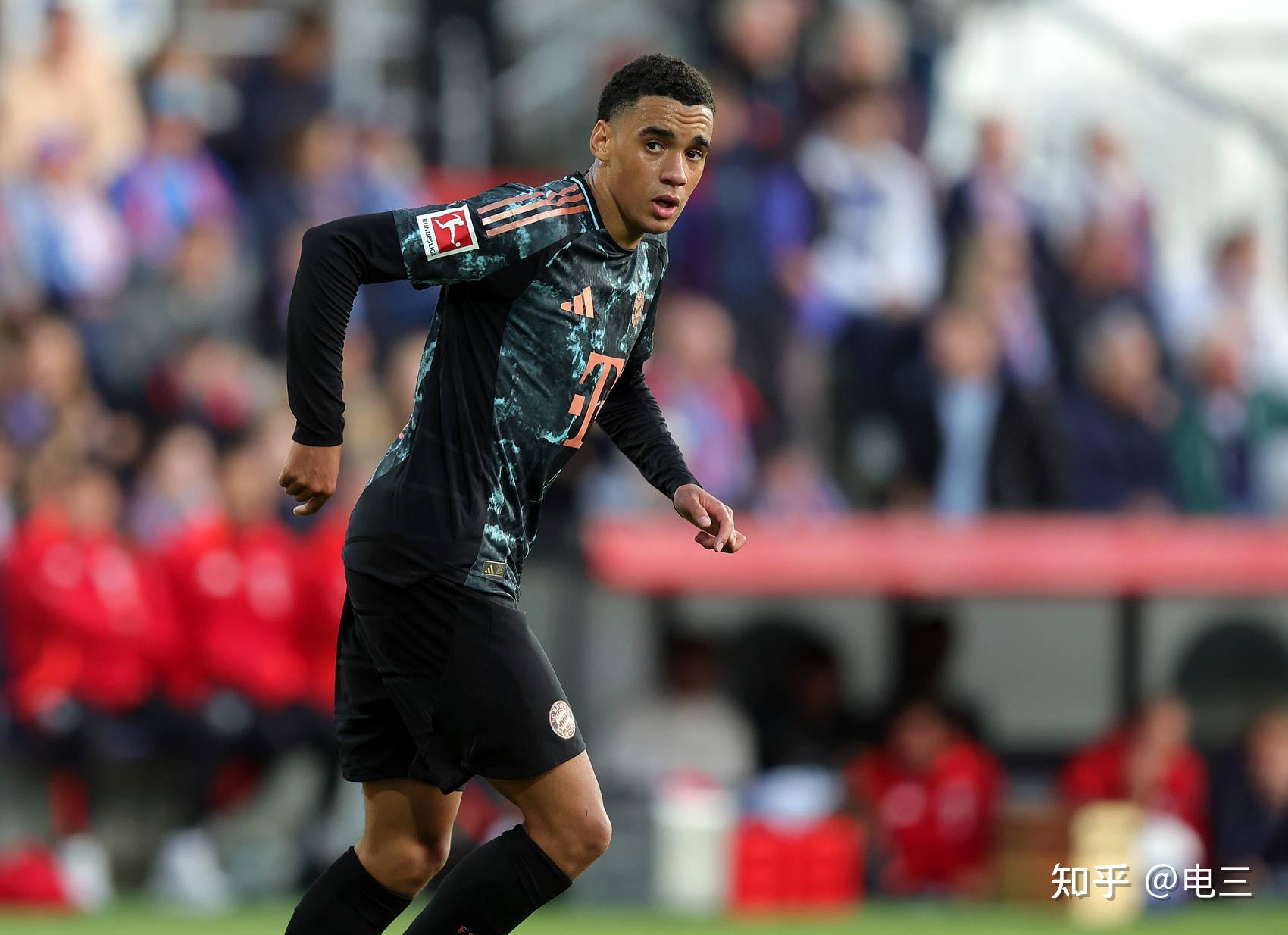 哈兰德连续二十场比赛得分超过爆冷，拜仁挑战极限！